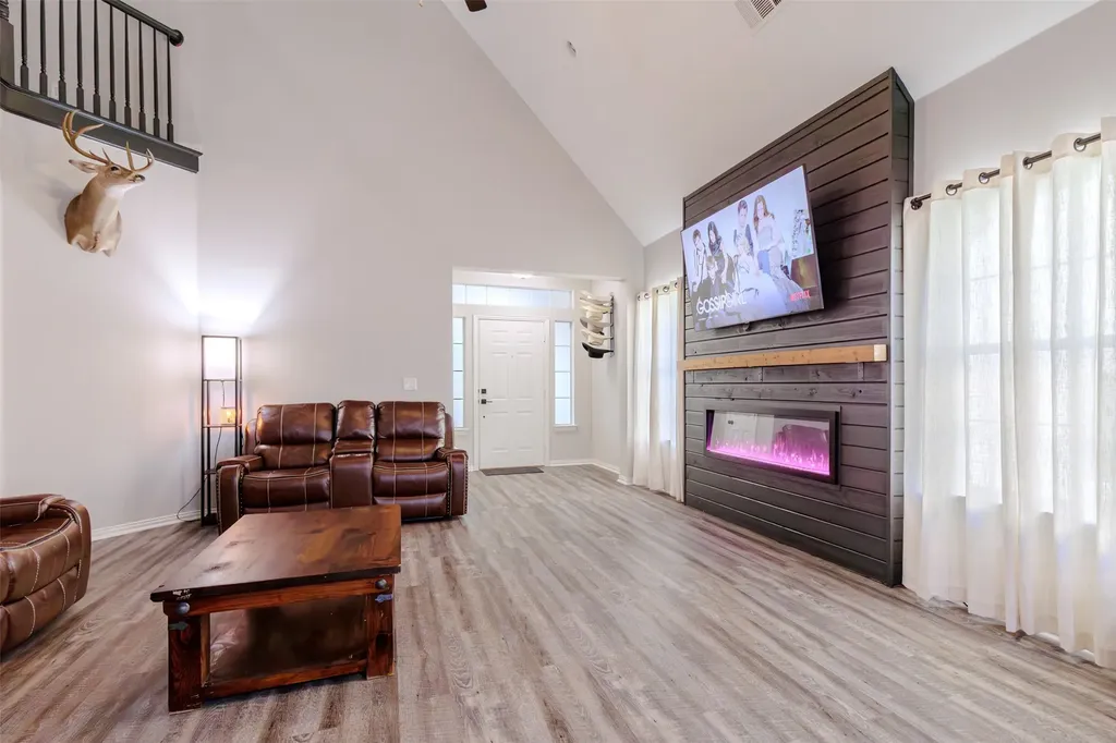 230 Greathouse Village Decatur TX 76234