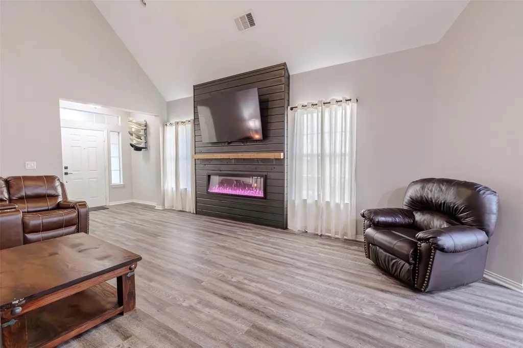 230 Greathouse Village Decatur TX 76234