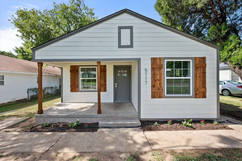 5117 Almena Road River Oaks TX 76114