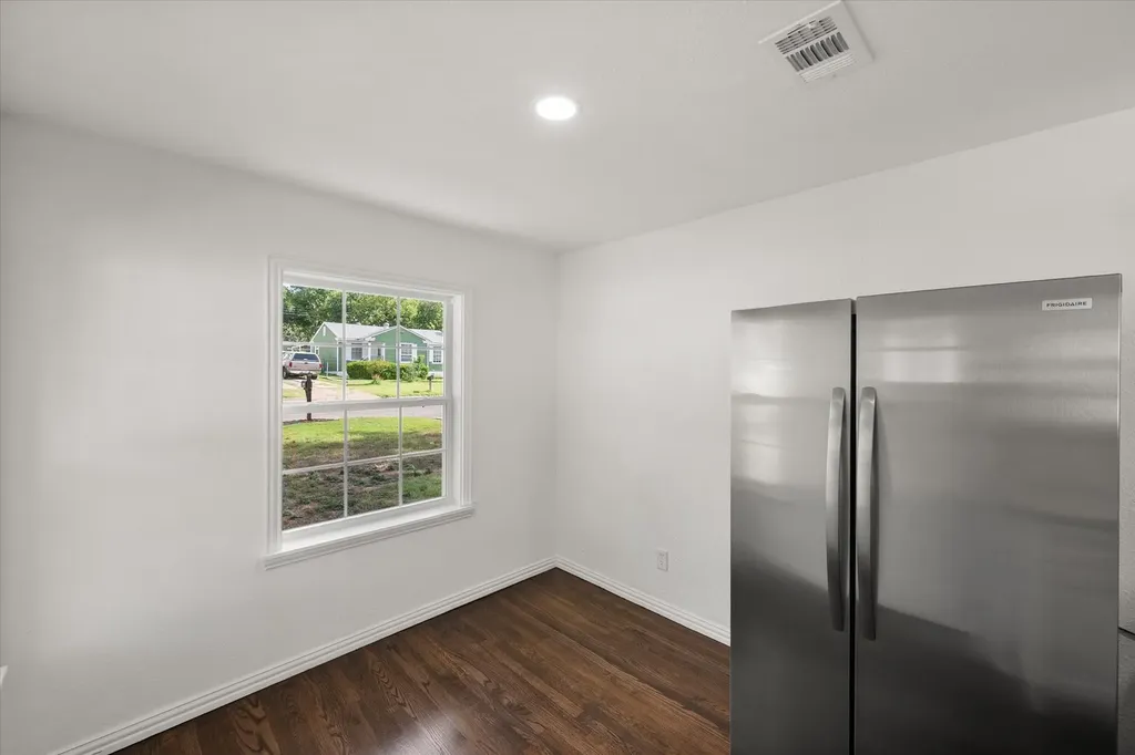 5117 Almena Road River Oaks TX 76114