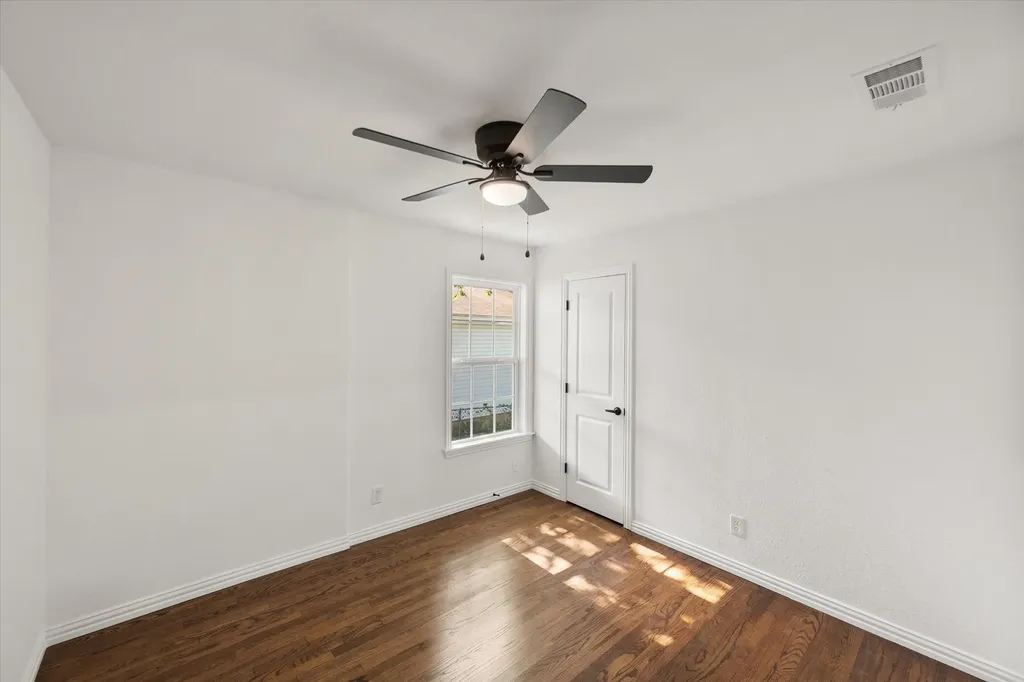 5117 Almena Road River Oaks TX 76114
