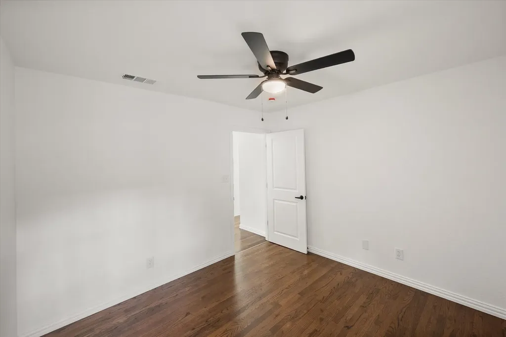 5117 Almena Road River Oaks TX 76114