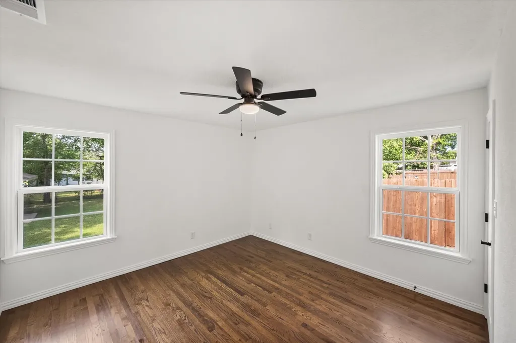 5117 Almena Road River Oaks TX 76114