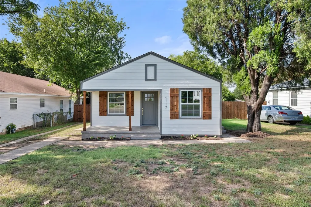 5117 Almena Road River Oaks TX 76114