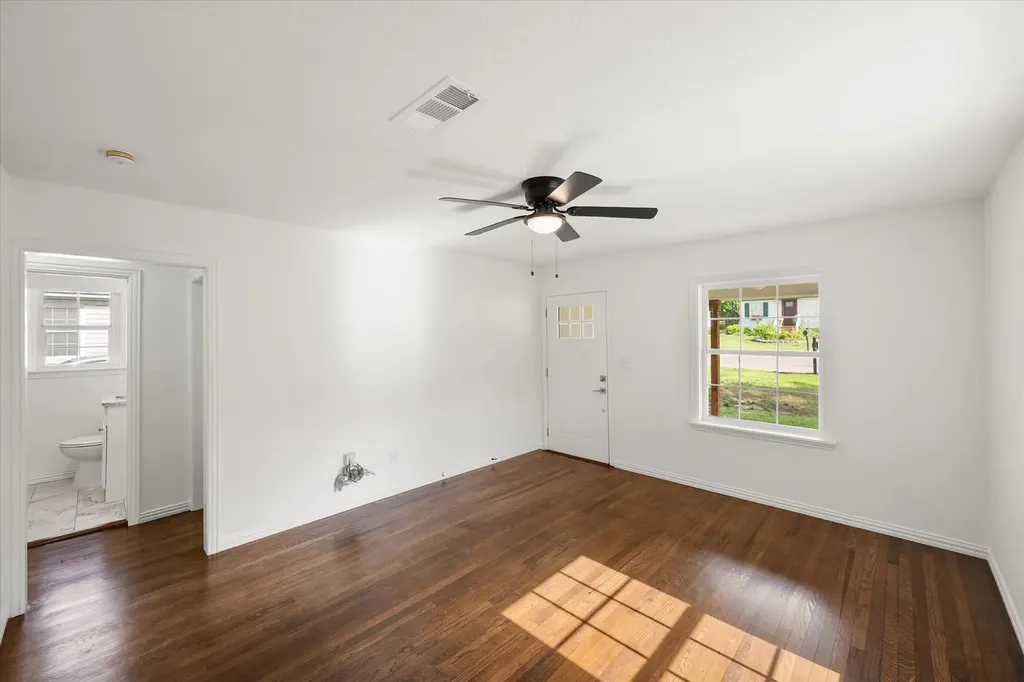 5117 Almena Road River Oaks TX 76114