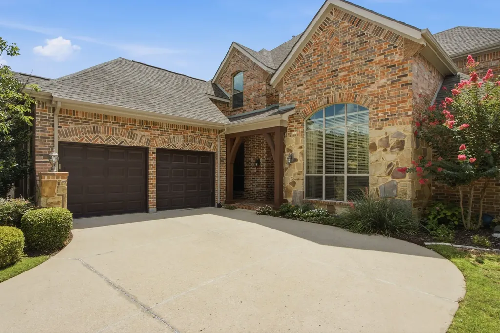 8504 Jefferson Way Lantana TX 76226