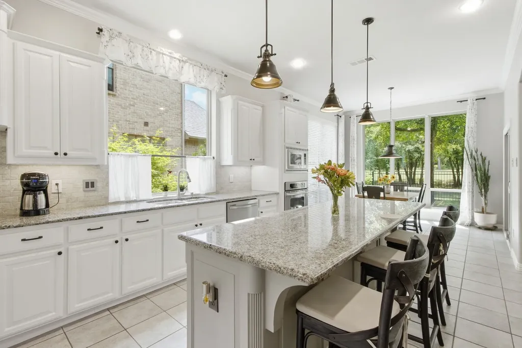 8504 Jefferson Way Lantana TX 76226