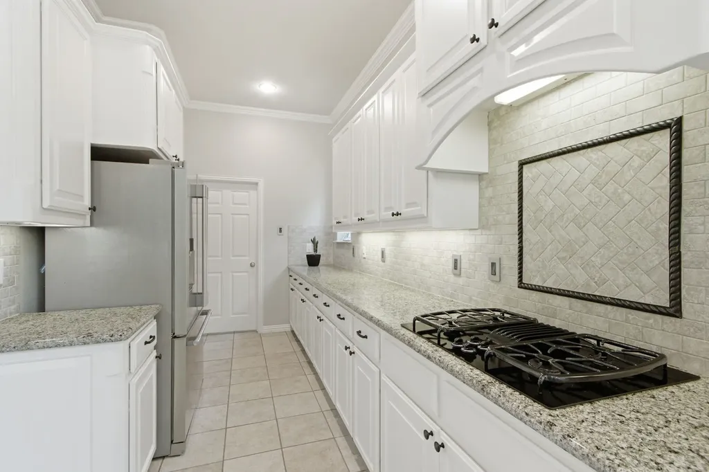 8504 Jefferson Way Lantana TX 76226