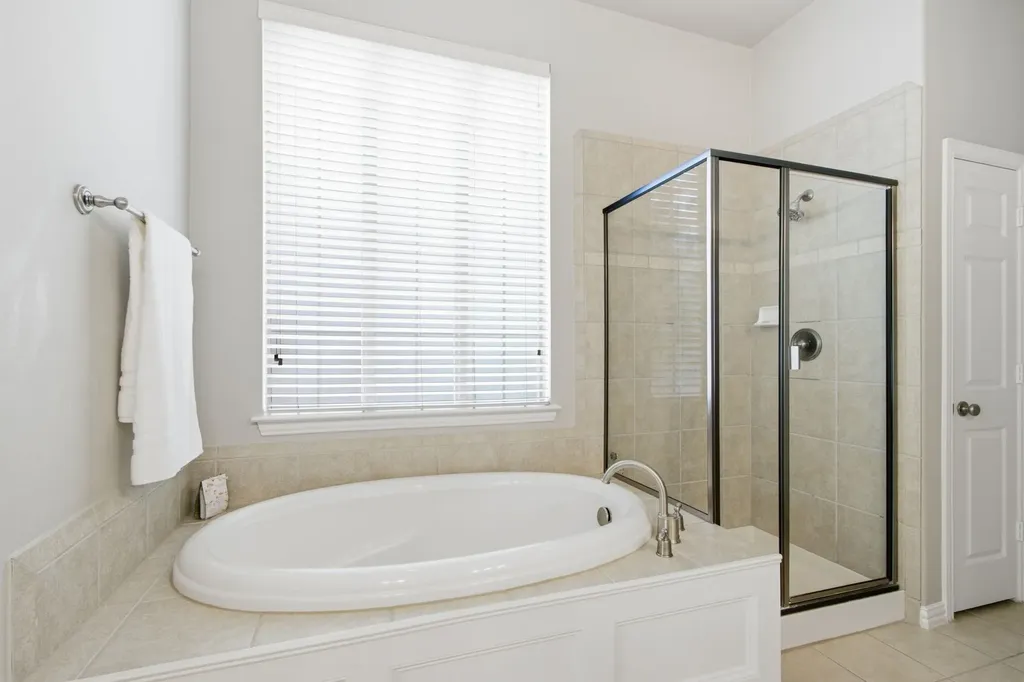 8504 Jefferson Way Lantana TX 76226