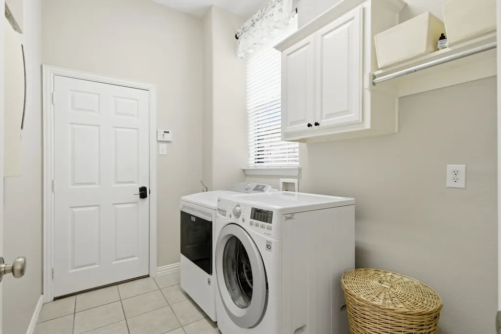 8504 Jefferson Way Lantana TX 76226