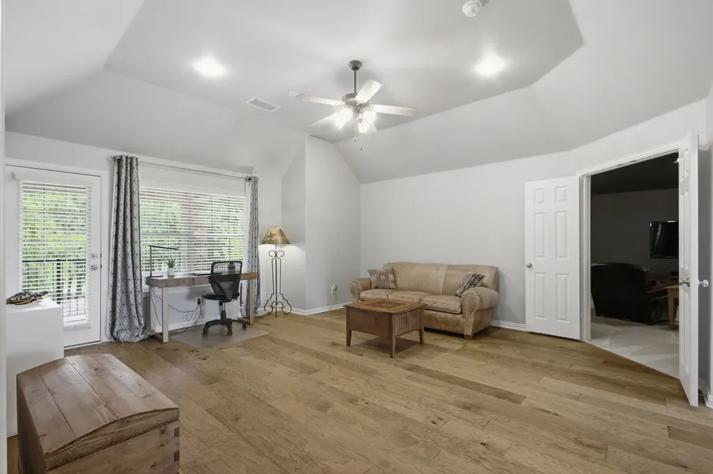 8504 Jefferson Way Lantana TX 76226