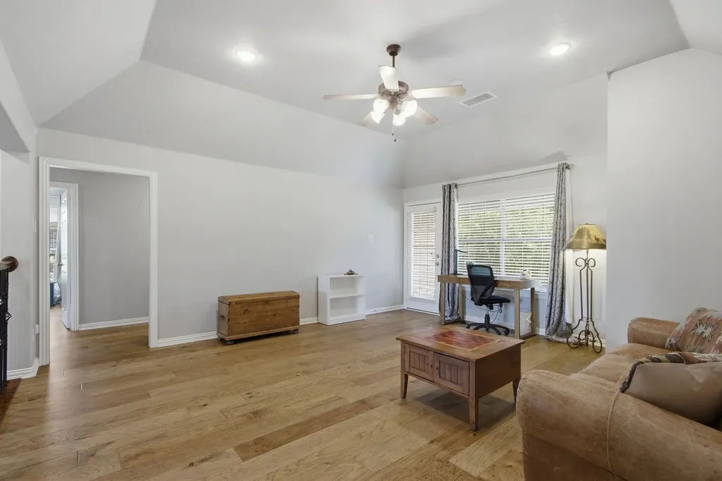 8504 Jefferson Way Lantana TX 76226