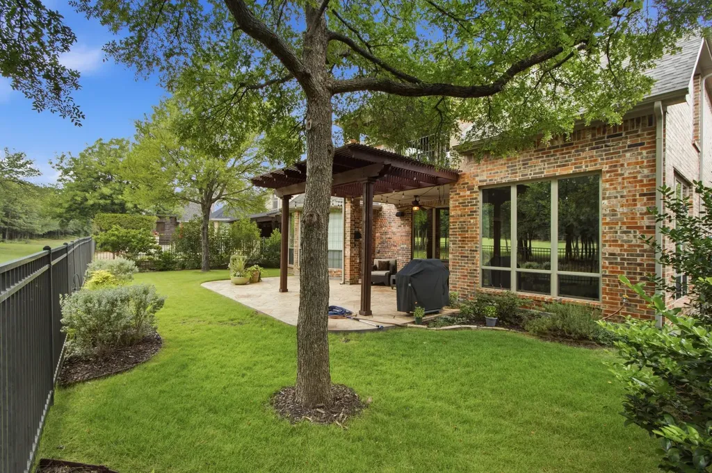 8504 Jefferson Way Lantana TX 76226