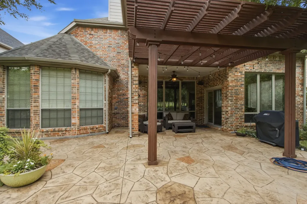 8504 Jefferson Way Lantana TX 76226