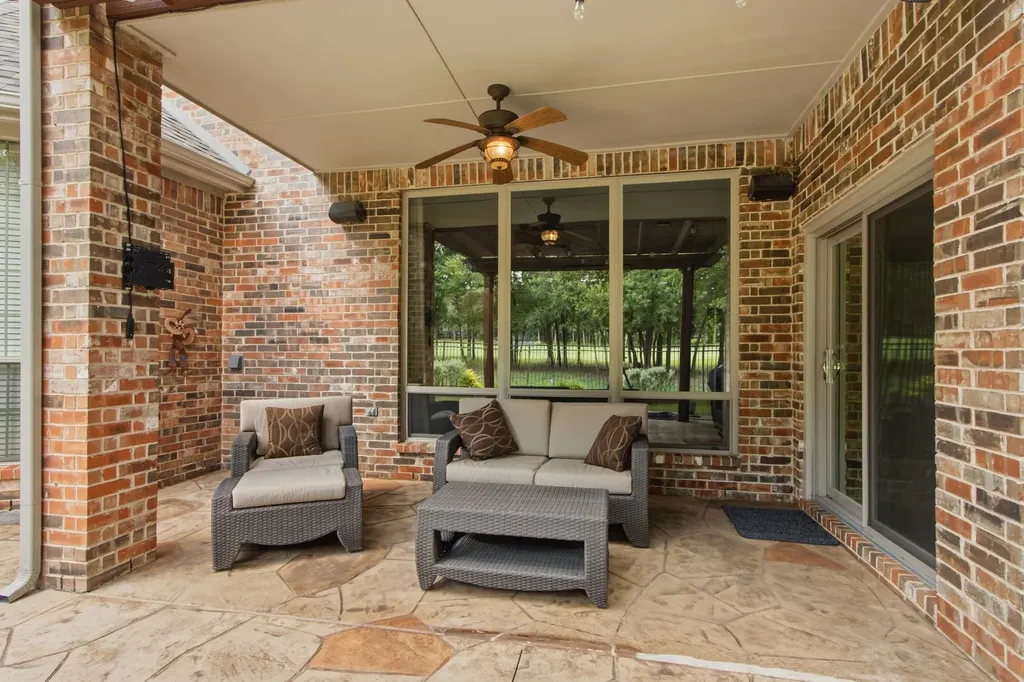 8504 Jefferson Way Lantana TX 76226