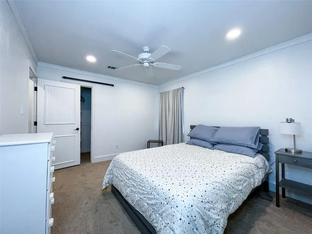 112 Overcrest Drive Benbrook TX 76126