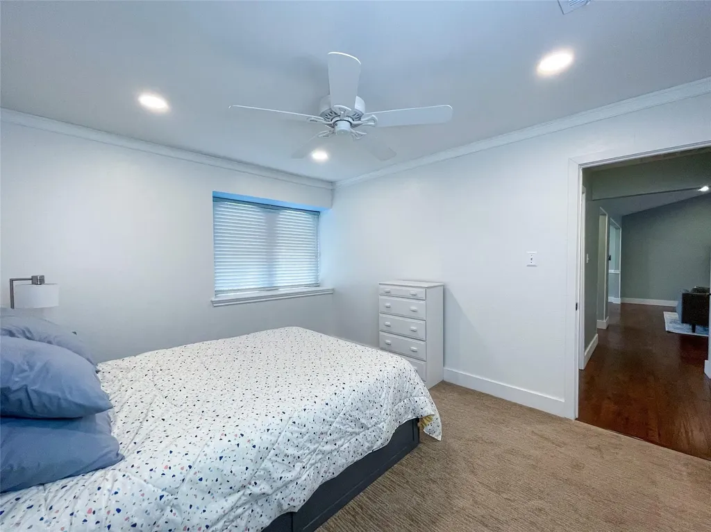 112 Overcrest Drive Benbrook TX 76126