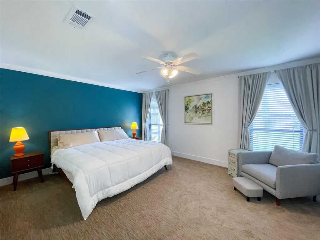 112 Overcrest Drive Benbrook TX 76126