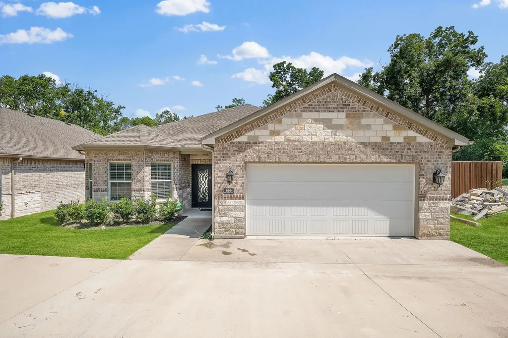 899 E Jefferson Street Van Alstyne TX 75495