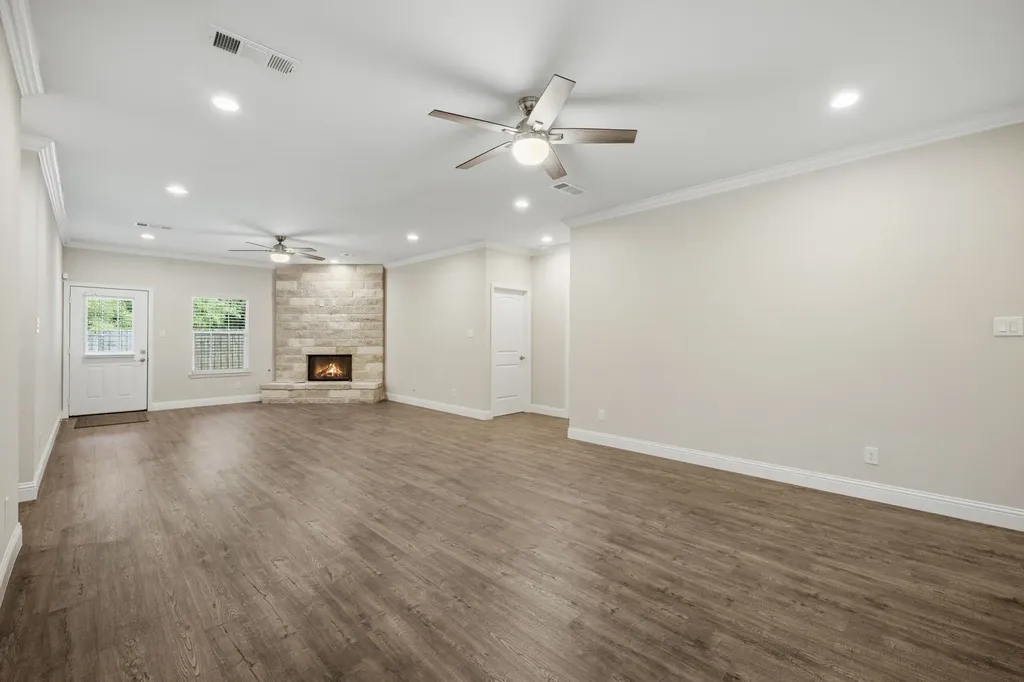 899 E Jefferson Street Van Alstyne TX 75495
