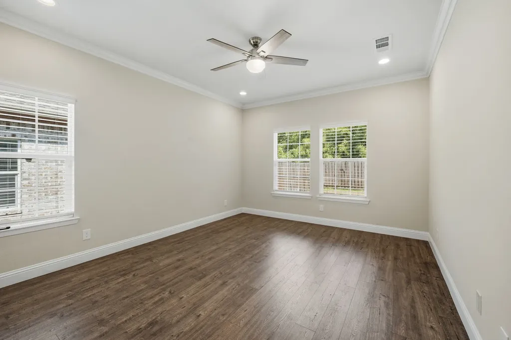 899 E Jefferson Street Van Alstyne TX 75495