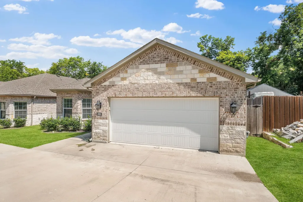 899 E Jefferson Street Van Alstyne TX 75495