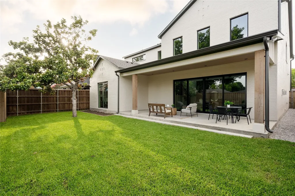 10440 Lanshire Drive Dallas TX 75238