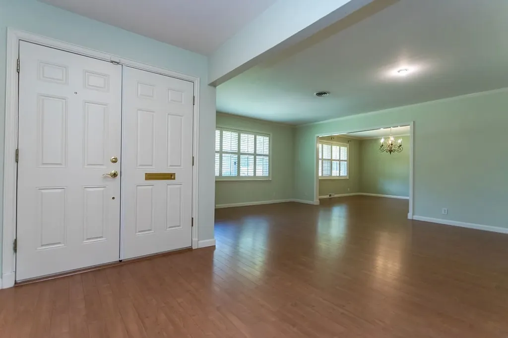 4225 Reaumur Drive Dallas TX 75229