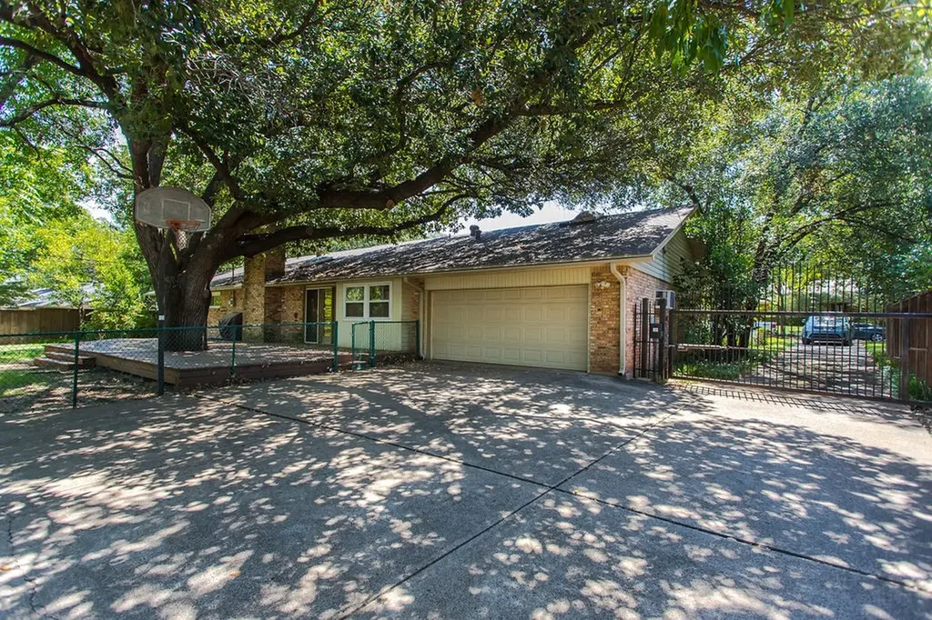 4225 Reaumur Drive Dallas TX 75229