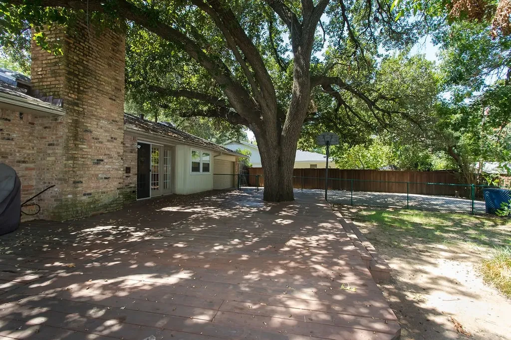4225 Reaumur Drive Dallas TX 75229
