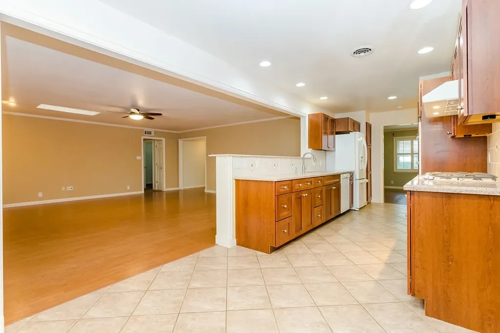 4225 Reaumur Drive Dallas TX 75229