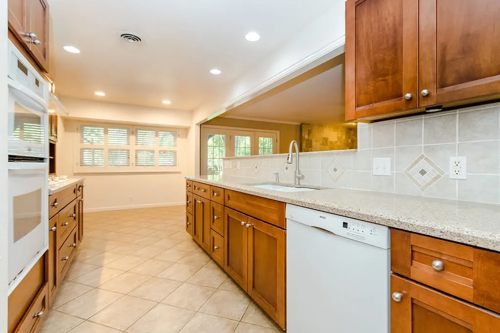 4225 Reaumur Drive Dallas TX 75229