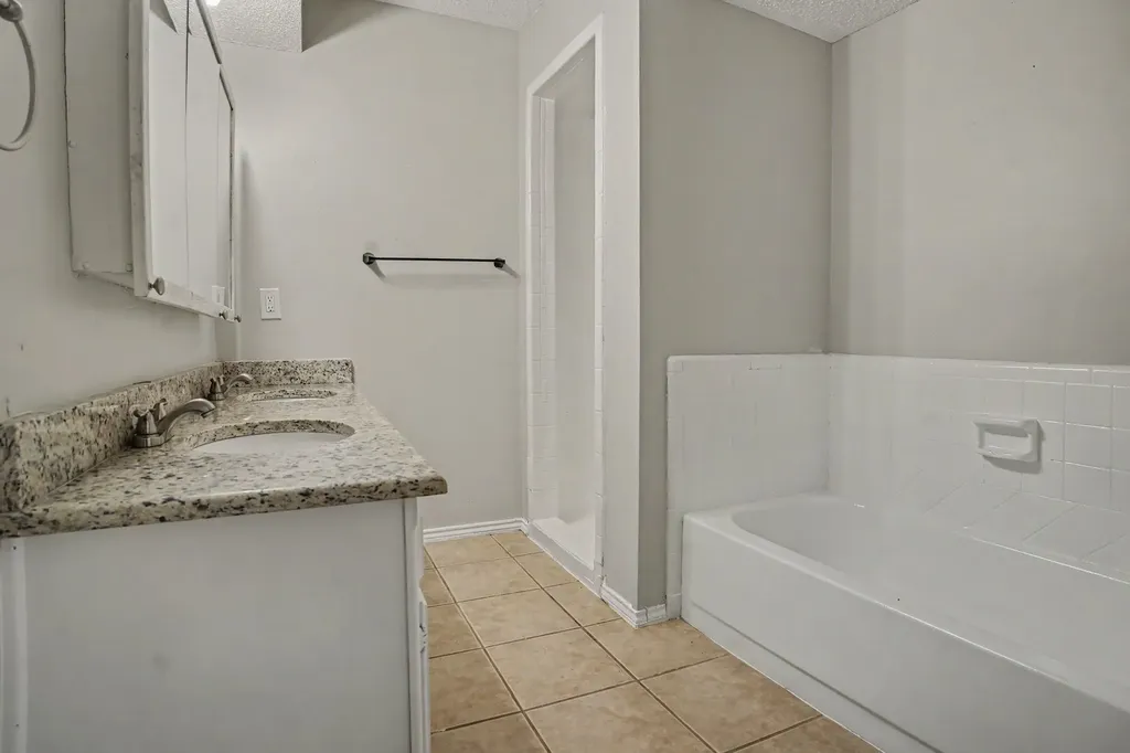 4715 Burning Springs Drive Arlington TX 76017