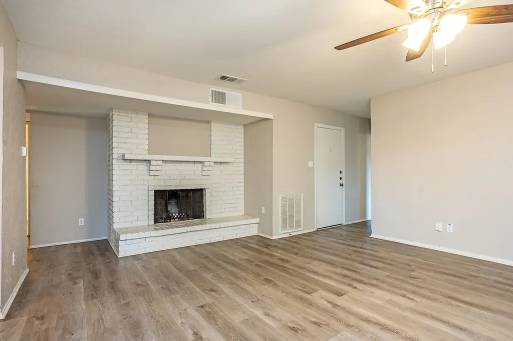 649 Eagle Drive Desoto TX 75115