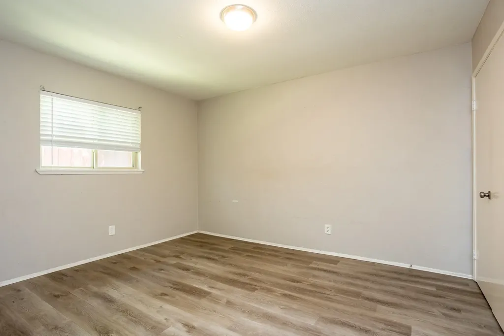 649 Eagle Drive Desoto TX 75115
