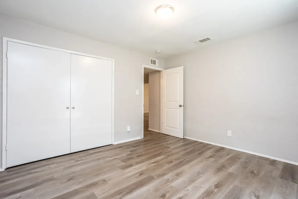 649 Eagle Drive Desoto TX 75115