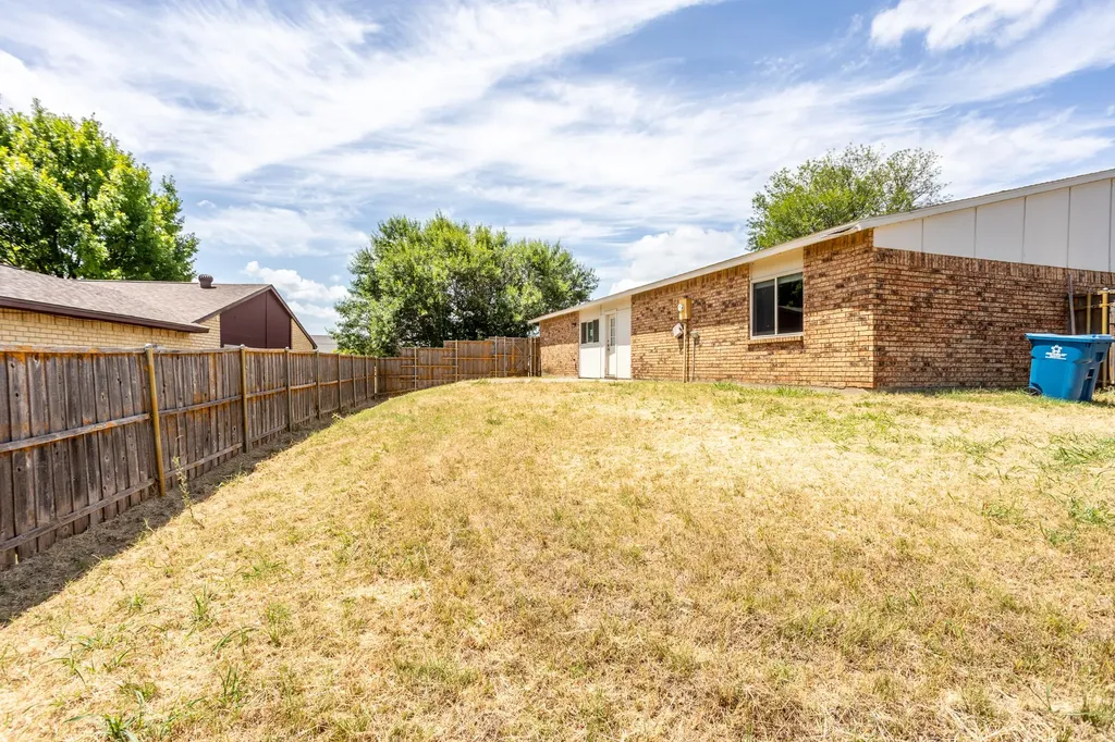 649 Eagle Drive Desoto TX 75115