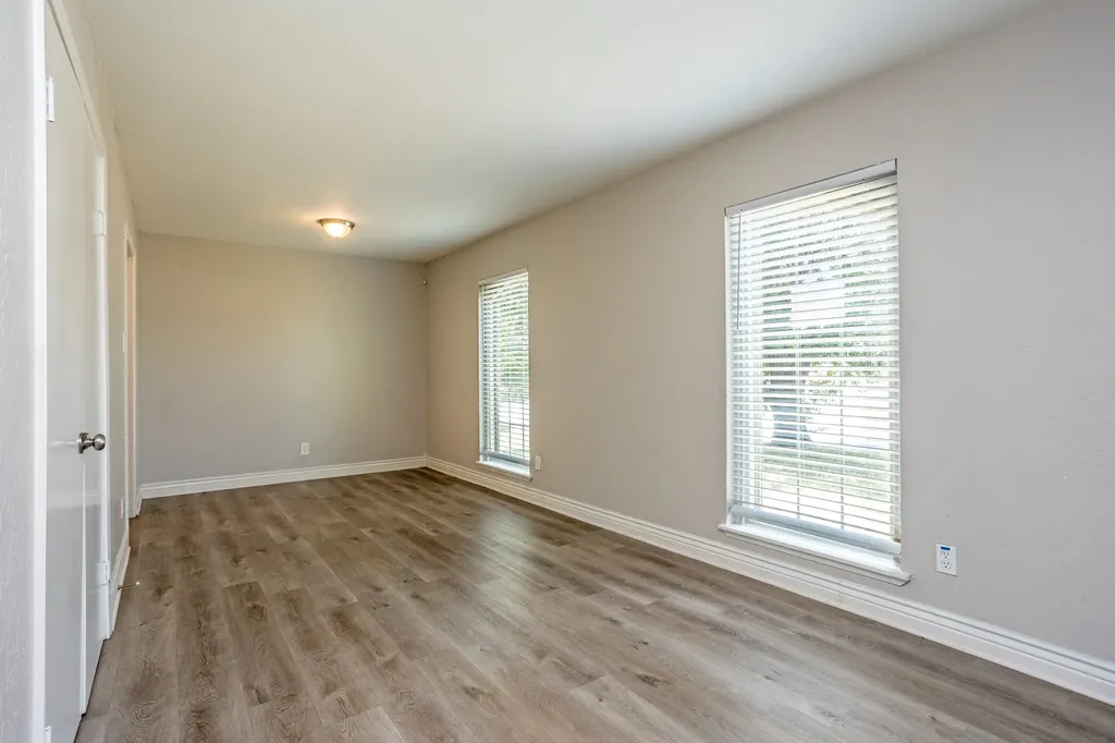 649 Eagle Drive Desoto TX 75115