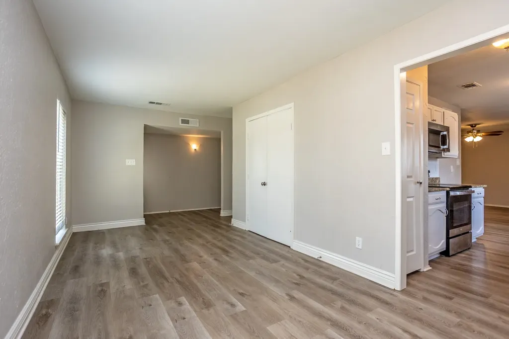 649 Eagle Drive Desoto TX 75115