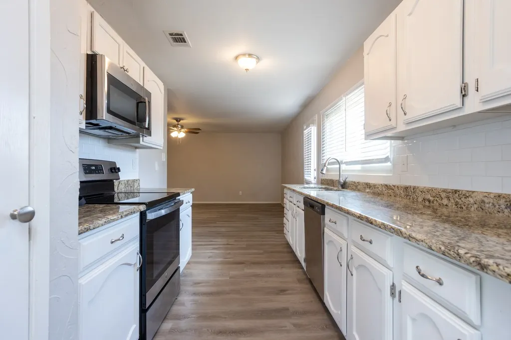 649 Eagle Drive Desoto TX 75115