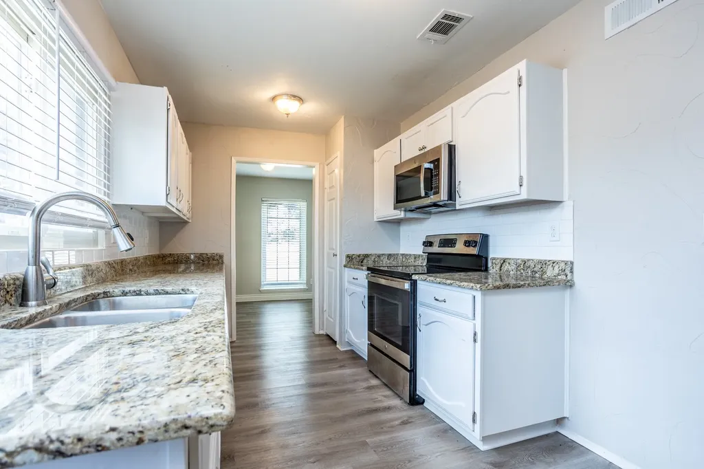 649 Eagle Drive Desoto TX 75115