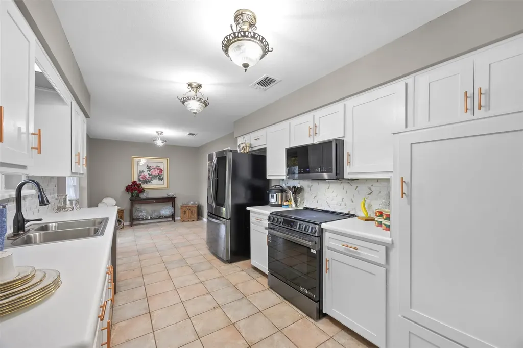 1108 Joanne Circle Greenville TX 75402