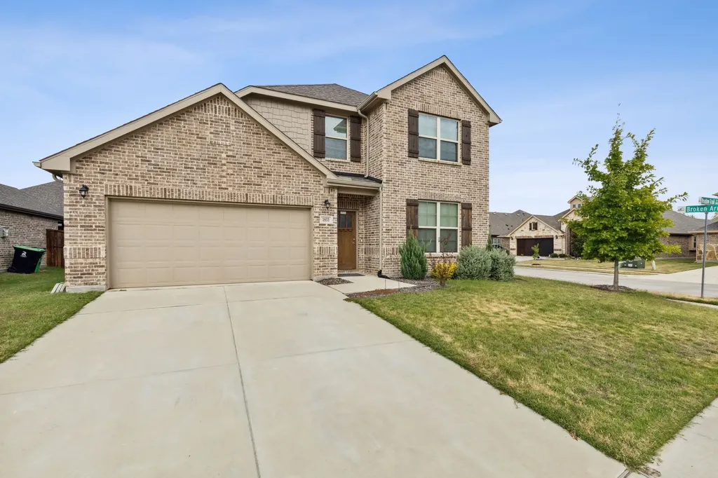 1833 Meadow Trail Lane Aubrey TX 76227