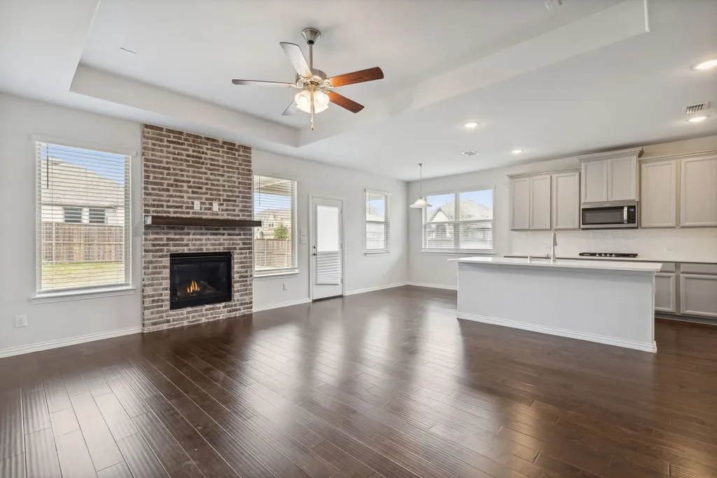 1833 Meadow Trail Lane Aubrey TX 76227