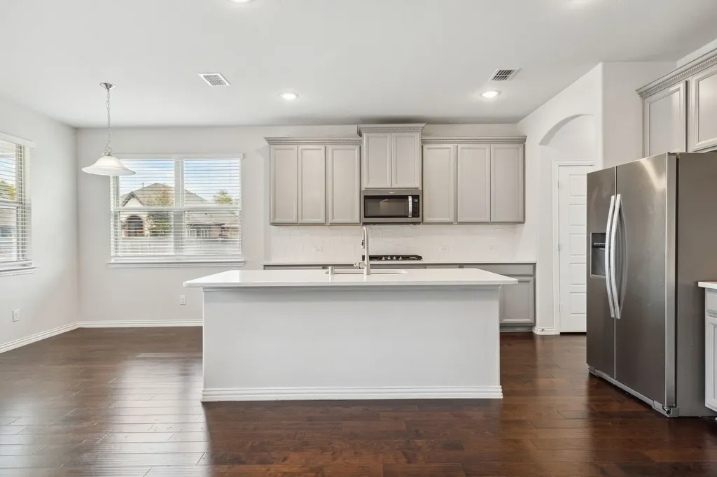 1833 Meadow Trail Lane Aubrey TX 76227