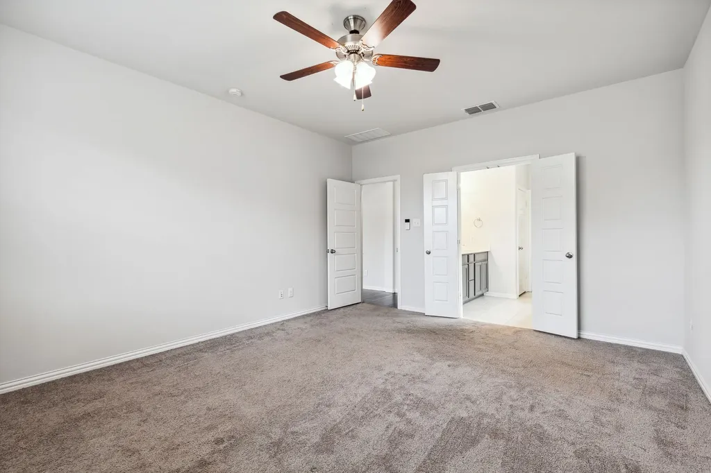 1833 Meadow Trail Lane Aubrey TX 76227