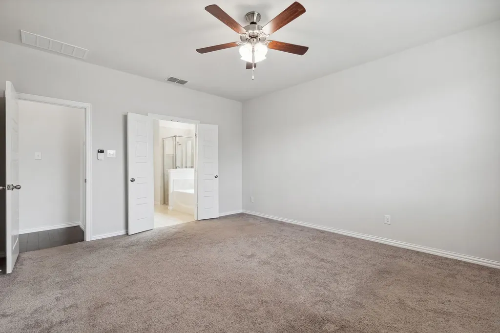 1833 Meadow Trail Lane Aubrey TX 76227