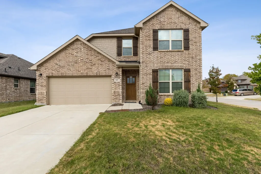 1833 Meadow Trail Lane Aubrey TX 76227