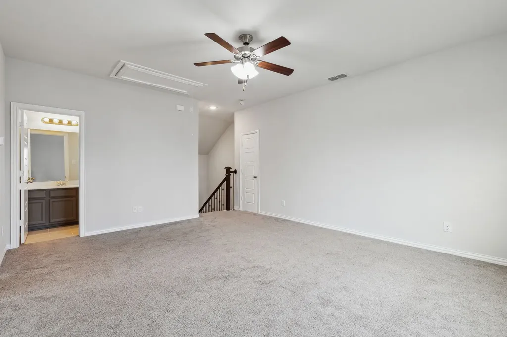 1833 Meadow Trail Lane Aubrey TX 76227