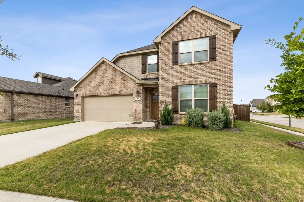 1833 Meadow Trail Lane Aubrey TX 76227